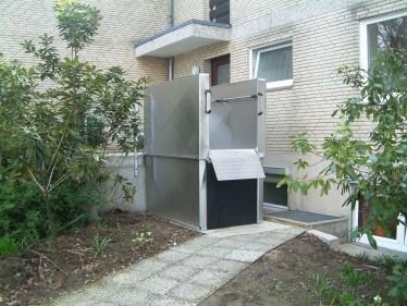 mb1000-hubbuehne-am-haus.jpg