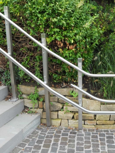 plk8-gelaenderfuerhung-ebene-plattformlift.jpg