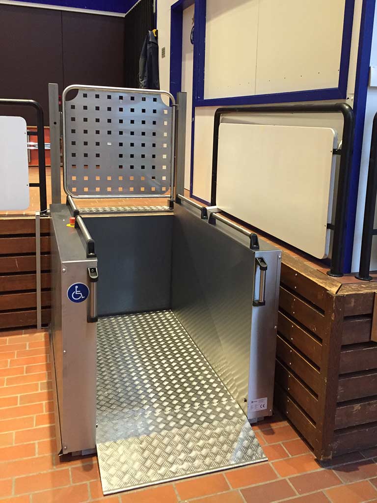 Rollstuhl-Senkrechtlift “MB 1000”